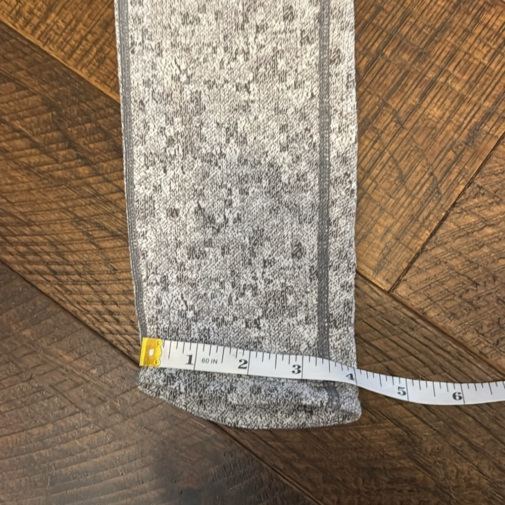 Gymshark Dry Fleur Texture Leggings Gray High Waisted Full Length - Picture 4 of 8